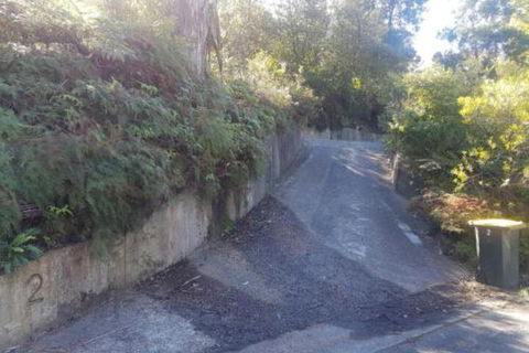 The Black Cockatoo Secret Garden Mountains Home - Darwin Holiday 4