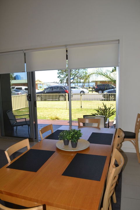Grange Water View Yarrawonga - Darwin Holiday 5