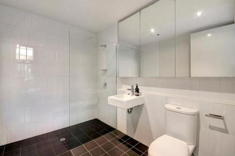 London Woolstores Warehouse Apartment - Darwin Holiday 5