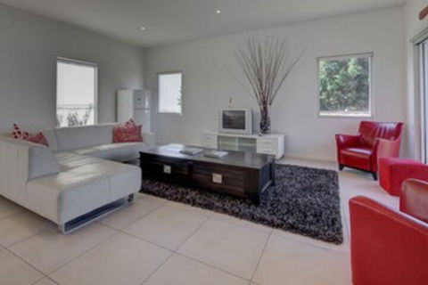 Surfs Up - Darwin Holiday 0