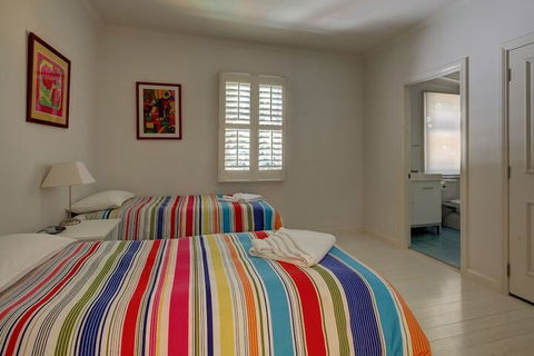 Surfs Up - Darwin Holiday 7