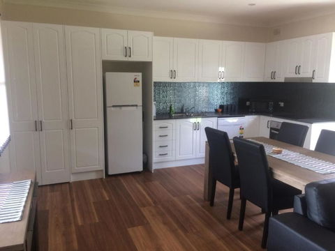 Costa Park Cottage Dio Armidale - Darwin Holiday 6
