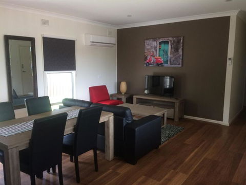 Costa Park Cottage Dio Armidale - Darwin Holiday 4