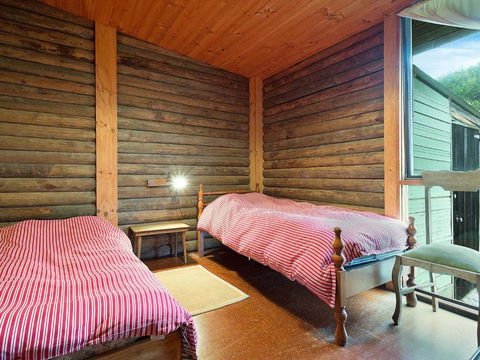 98 Ocean Parade Rustic Log Cabin - Darwin Holiday 3