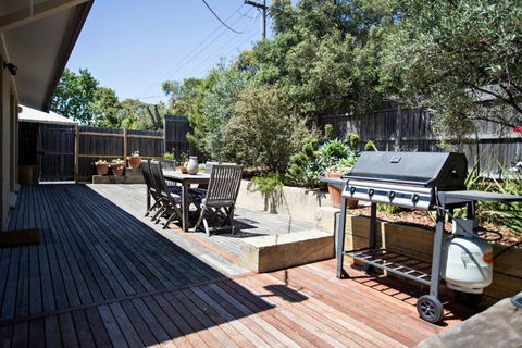 Lytton At Lonnie - Darwin Holiday 6