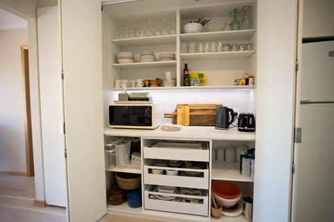 Lytton At Lonnie - Darwin Holiday 1