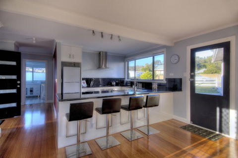 Muirs Beach Retreat - Darwin Holiday 2