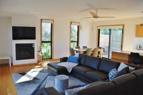 COASTAL BEAUTY On BRUCE - Darwin Holiday 2