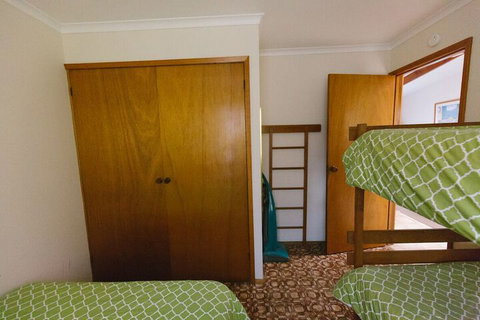 Wonboyn Cabins & Caravan Park - Darwin Holiday 7