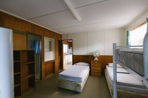 Wonboyn Cabins & Caravan Park - Darwin Holiday 4