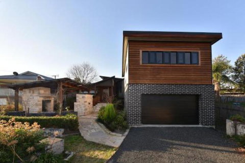 Millfield Eco Lodge With Views & Inside / Outside Hangouts - Darwin Holiday 5