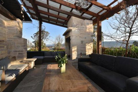 Millfield Eco Lodge With Views & Inside / Outside Hangouts - Darwin Holiday 6