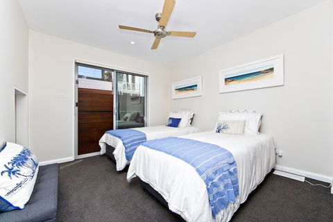 Hamptons Coastline Retreat Waterfront With A Heated Pool - Darwin Holiday 3