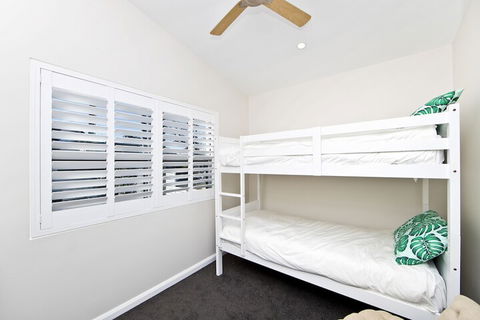 Hamptons Coastline Retreat Waterfront With A Heated Pool - Darwin Holiday 6