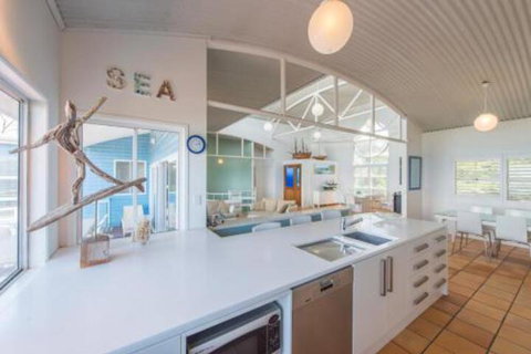 The Mariner - Darwin Holiday 5