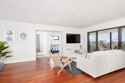 Hilltop Hideaway Breathtaking Views Moments To Beach! - Darwin Holiday 3