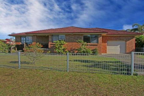 Culburra Getaway Close To Beach & Lake - Darwin Holiday 7