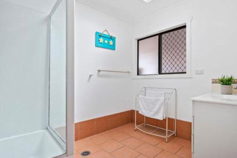 Blue Haze Air Conditioned Comfort - Darwin Holiday 3