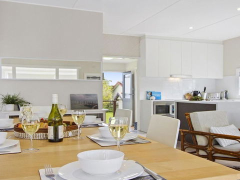 Beachbreak Fall Asleep To The Sound Of The Ocean - Darwin Holiday 5