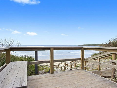 Beachbreak Fall Asleep To The Sound Of The Ocean - Darwin Holiday 1