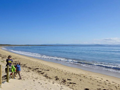 Beachbreak Fall Asleep To The Sound Of The Ocean - Darwin Holiday 4