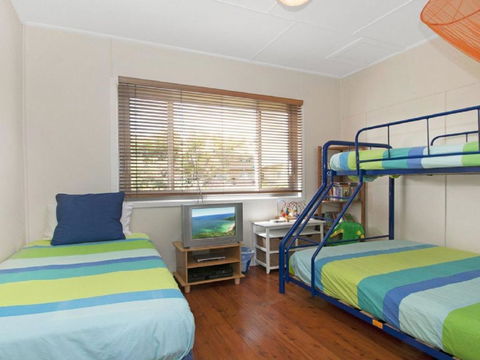Urchins Funky Comfort & Style - Darwin Holiday 6