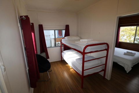 Waterfront Cottages - Darwin Holiday 2