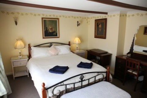 Ayers Burra - Darwin Holiday 0