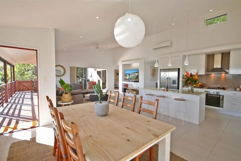 STUNNING HOME WITH SPECTACULAR VIEWS & CLOSE TO THE BEACH - Darwin Holiday 4