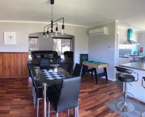 At HOME On HOLMES - Darwin Holiday 5
