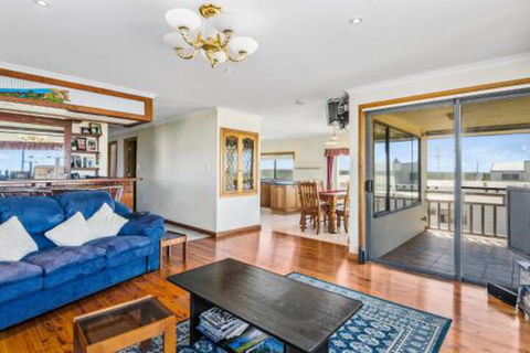 Rocks Retreat House With Sea Views - Darwin Holiday 0