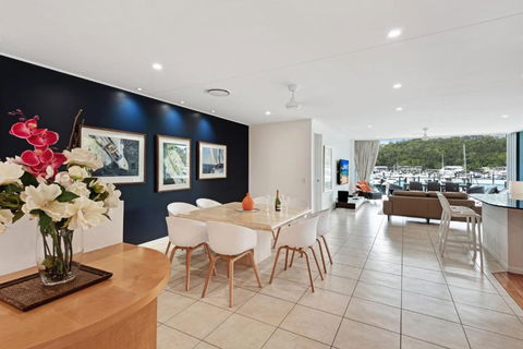 Pavillion 3 Absolute Waterfront 4 Bedroom 2 Lounge Room Plunge Pool + Golf Buggy - Darwin Holiday 2