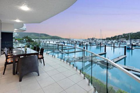 Pavillion 3 Absolute Waterfront 4 Bedroom 2 Lounge Room Plunge Pool + Golf Buggy - Darwin Holiday 0