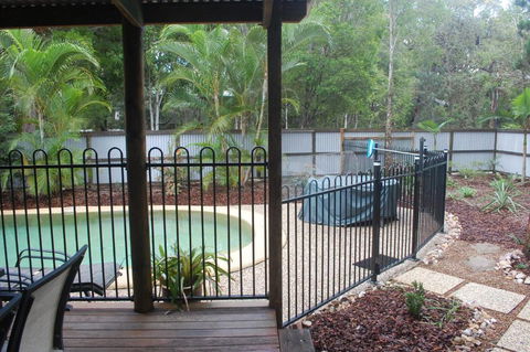 1 Naiad Court Lowset Family Home With Swimming Pool & Covered Deck. Pet Friendly - Darwin Holiday 4