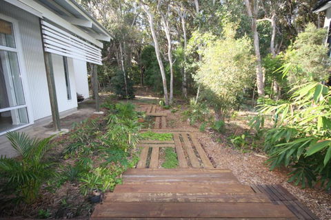 15 Belle Court Modern Architect Designed Open Plan Holiday Home With Outdoor Shower - Darwin Holiday 2