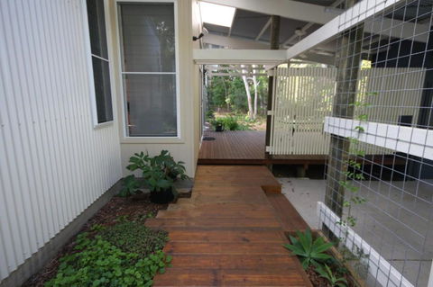 15 Belle Court Modern Architect Designed Open Plan Holiday Home With Outdoor Shower - Darwin Holiday 6