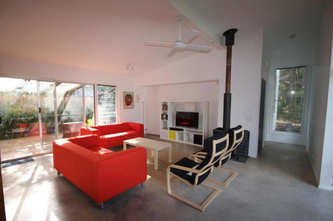 15 Belle Court Modern Architect Designed Open Plan Holiday Home With Outdoor Shower - Darwin Holiday 4