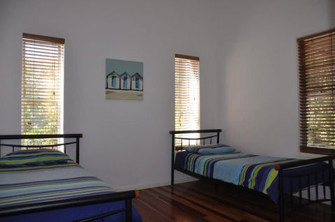 24 Esprit Drive Beach Home With Open Plan Living & Walking Distance To Beach - Darwin Holiday 3