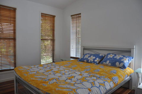 24 Esprit Drive Beach Home With Open Plan Living & Walking Distance To Beach - Darwin Holiday 1
