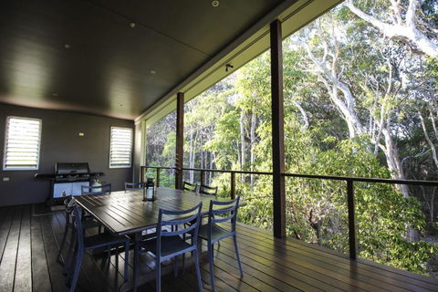 17 Naiad Court Modern Open Plan Family Home With Covered Outdoor Area & Double Lock Up Garage - Darwin Holiday 6