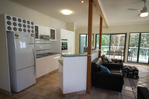 20 Orania Court Spacious Home With Swimming Pool - Darwin Holiday 1