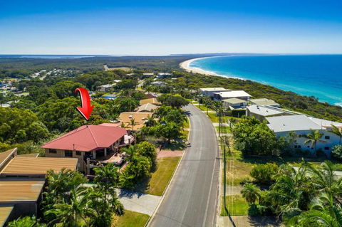 2 / 80 Cooloola Drive Comfortable & Cosy Unit Enjoying Ocean Views & Views To Fraser Island - Darwin Holiday 6