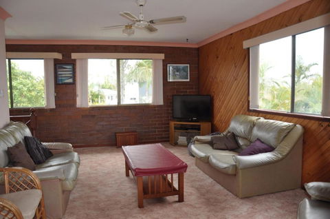 31 Bombala Crescent Two Storey Home With Covered Outdoor Deck Fully Fenced Backyard. Pet Friendly - Darwin Holiday 2