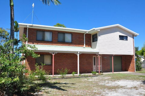 31 Bombala Crescent Two Storey Home With Covered Outdoor Deck Fully Fenced Backyard. Pet Friendly - Darwin Holiday 5