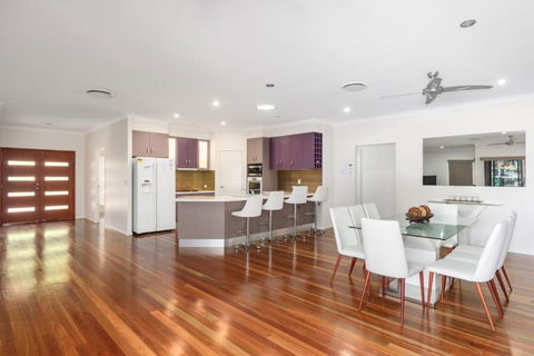 7 Ibis Court Spacious Family Home With Large Outdoor Area Swimming Pool & Ample Parking - Darwin Holiday 1