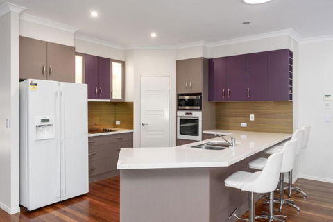 7 Ibis Court Spacious Family Home With Large Outdoor Area Swimming Pool & Ample Parking - Darwin Holiday 2