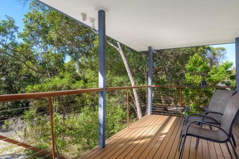 12 Ibis Court Highset Beach House With Natural Bushland Gardens & Covered Decks - Darwin Holiday 4