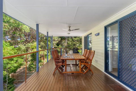 12 Ibis Court Highset Beach House With Natural Bushland Gardens & Covered Decks - Darwin Holiday 6
