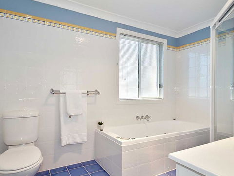 5 Thompson Place Nelson Bay Spacious Duplex Walking Distance To Nelson Bay CBD & Dutchies - Darwin Holiday 4