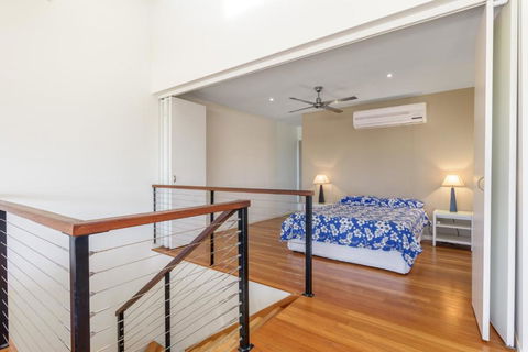 Unit 5 Rainbow Surf Modern Double Storey Townhouse With Large Shared Pool Close To Beach & Shop - Darwin Holiday 5